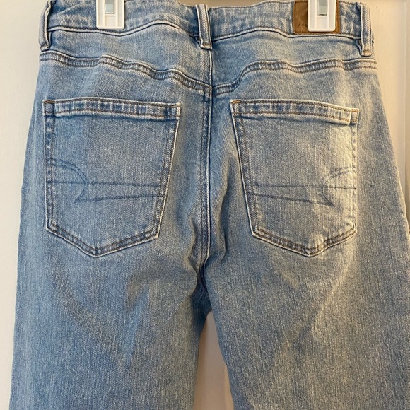 American Eagle Strigid Mom Jean - Picture 3 of 9
